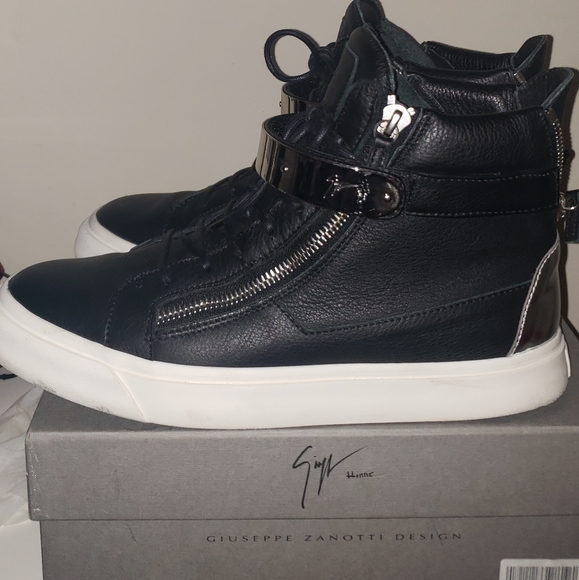 Guiseppe Zanotti - Picture 4 of 7